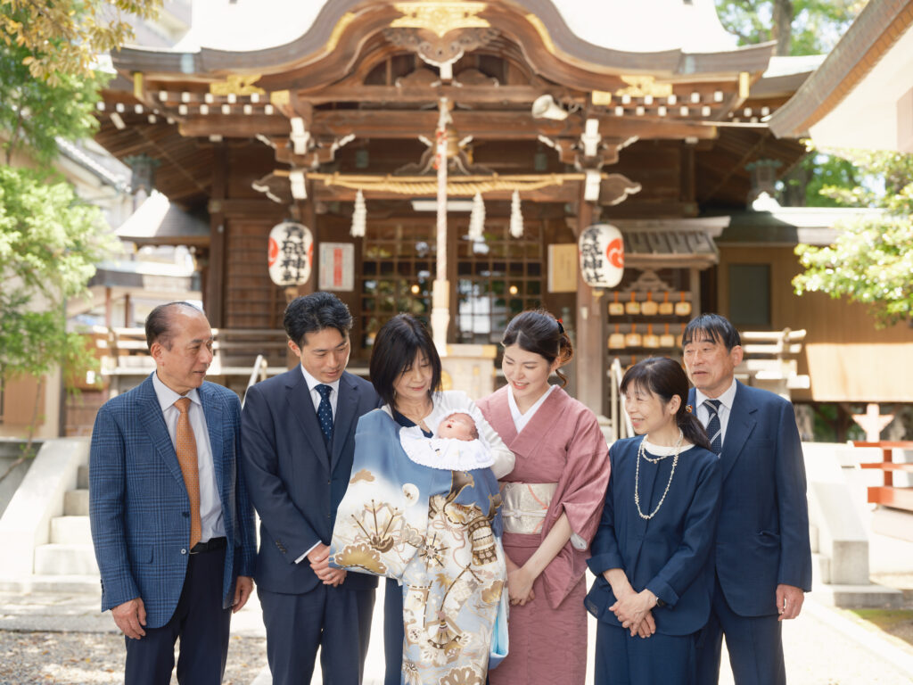 お宮参り　葛飾区　青砥神社　出張撮影　家族写真