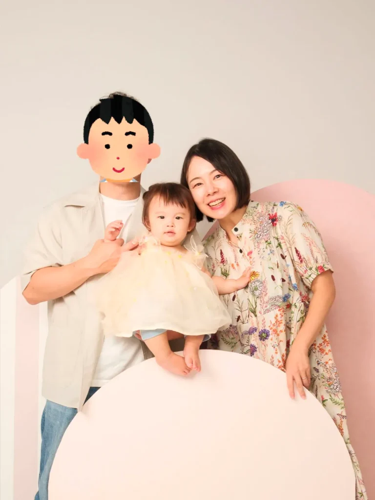 生後12ヶ月の赤ちゃんと一緒に家族写真 セルフフォト